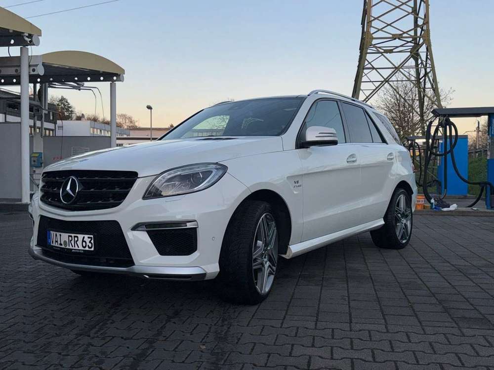 Mercedes-Benz ML 63 AMG 4Matic SPEEDSHIFT 7G-TRONIC Performance Package