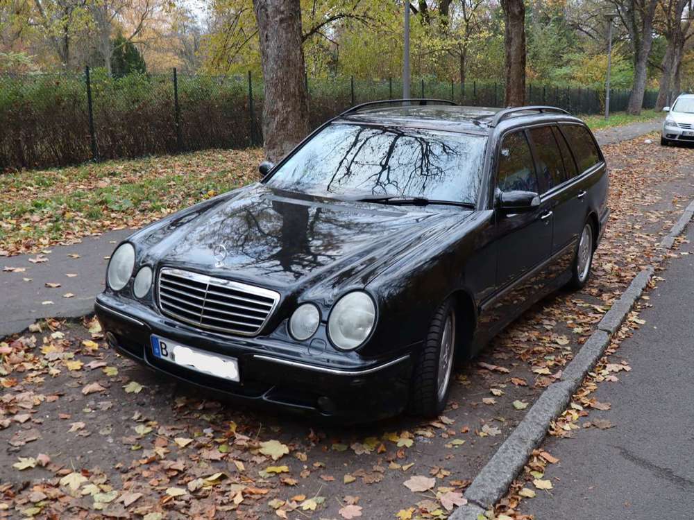 Mercedes-Benz E 55 AMG - Avantgarde mit allen Extras und AMG Styling