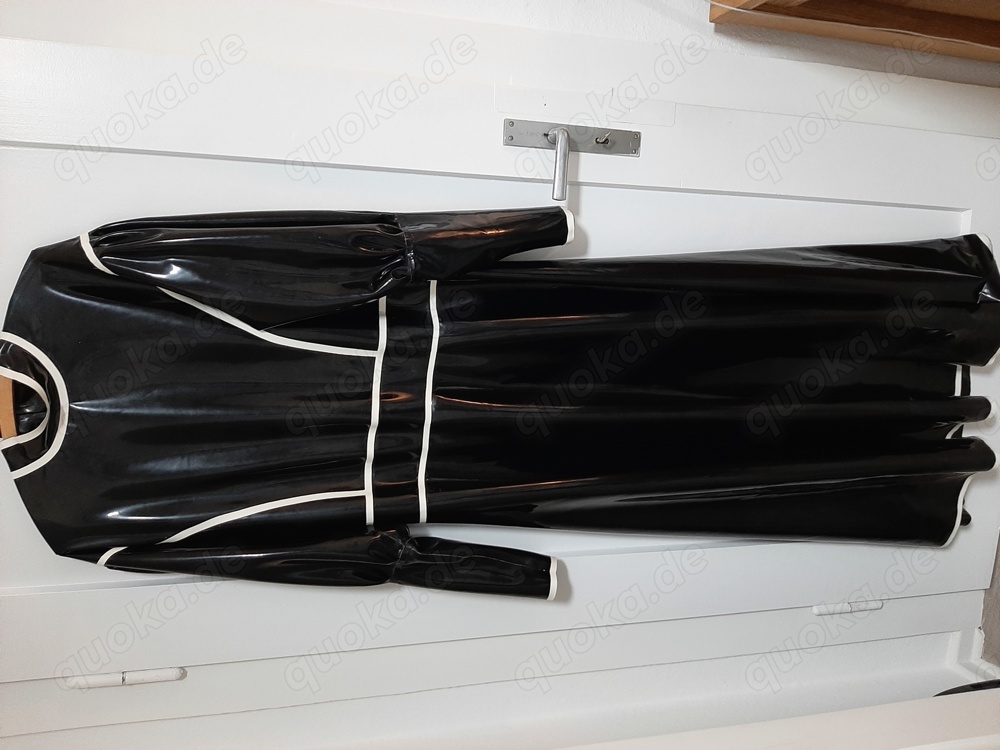 Wunderschönes Latexkleid (XXL) an eine mollige Frau zu verschenken