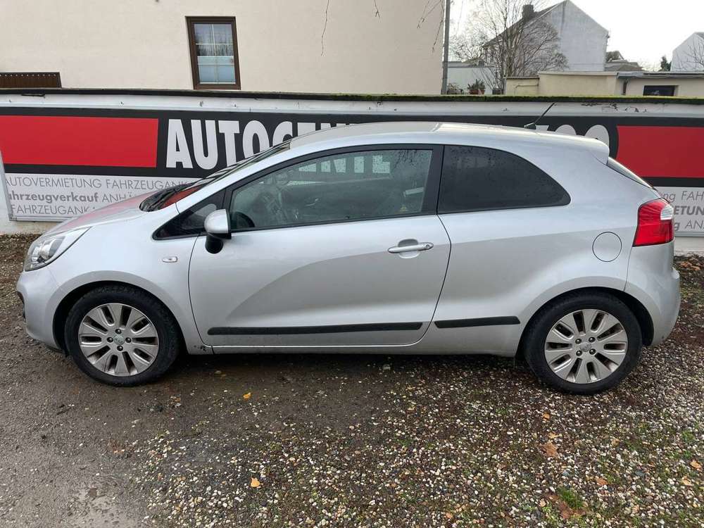 Kia Rio FIFA World Cup Edition