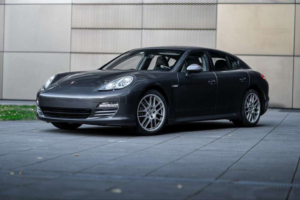 Porsche Panamera PANAMERA4 LENKRADHEIZ MEMORY BOSE PASM PDLS CARBON