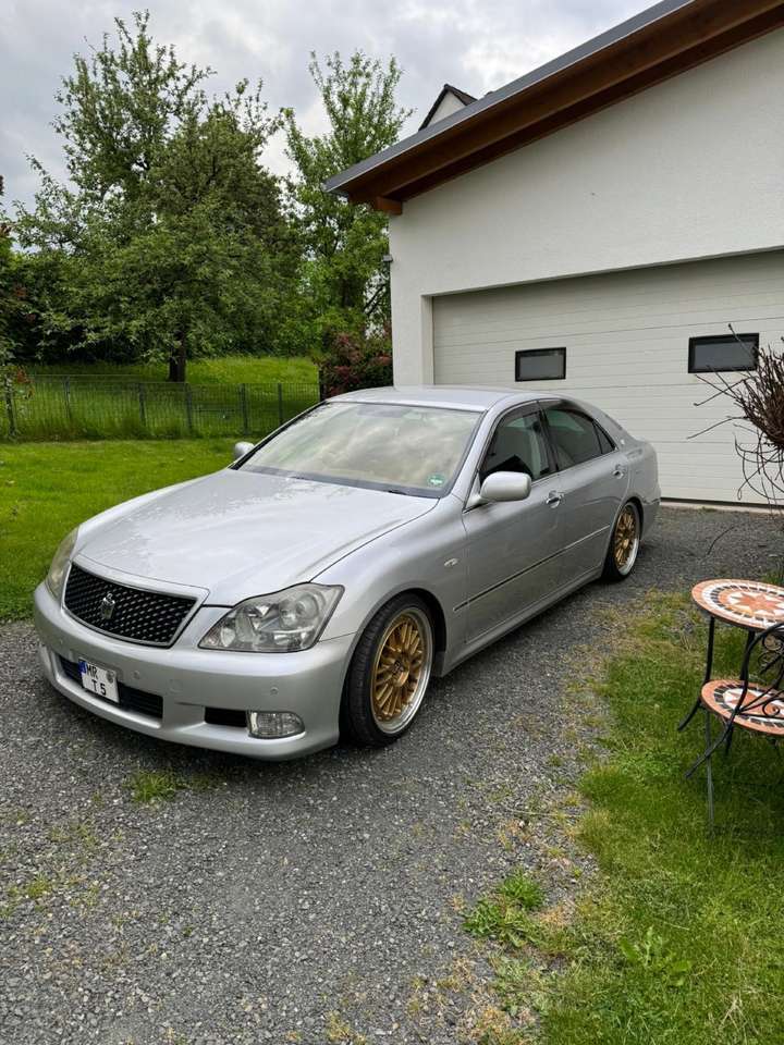 Toyota Crown Athlete V6 RHD JDM