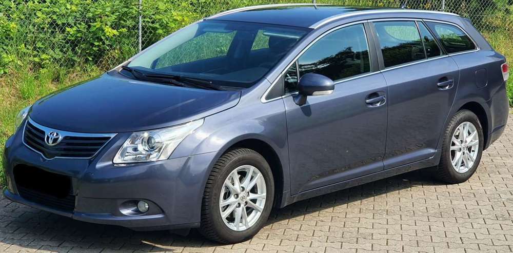 Toyota Avensis 1.8 Kombi Automatik Navi Kamera 1.Hand