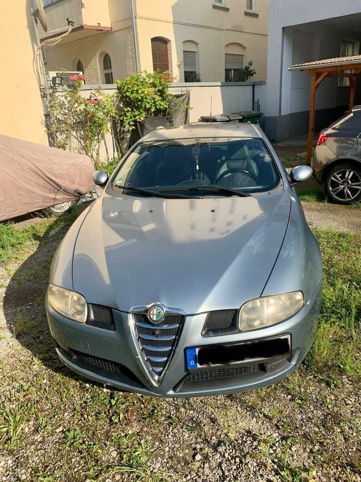 Alfa Romeo GT GT Coupe 2.0 JTS Distinctive (TUV NEU 01/2027)