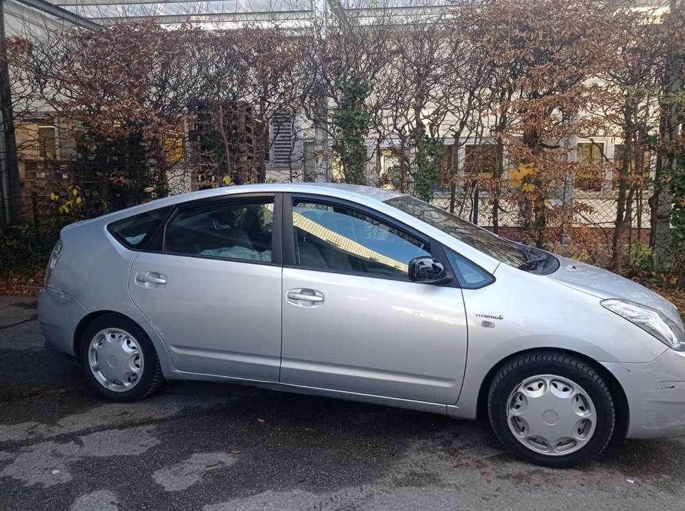 Toyota Prius Prius (Hybrid)