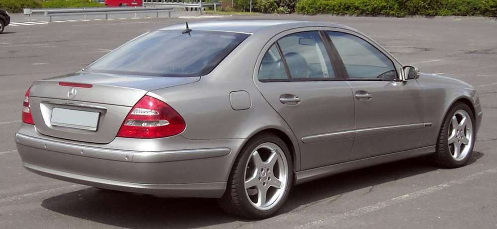 Mercedes-Benz E 200 E 200 CDI Automatik Classic DPF