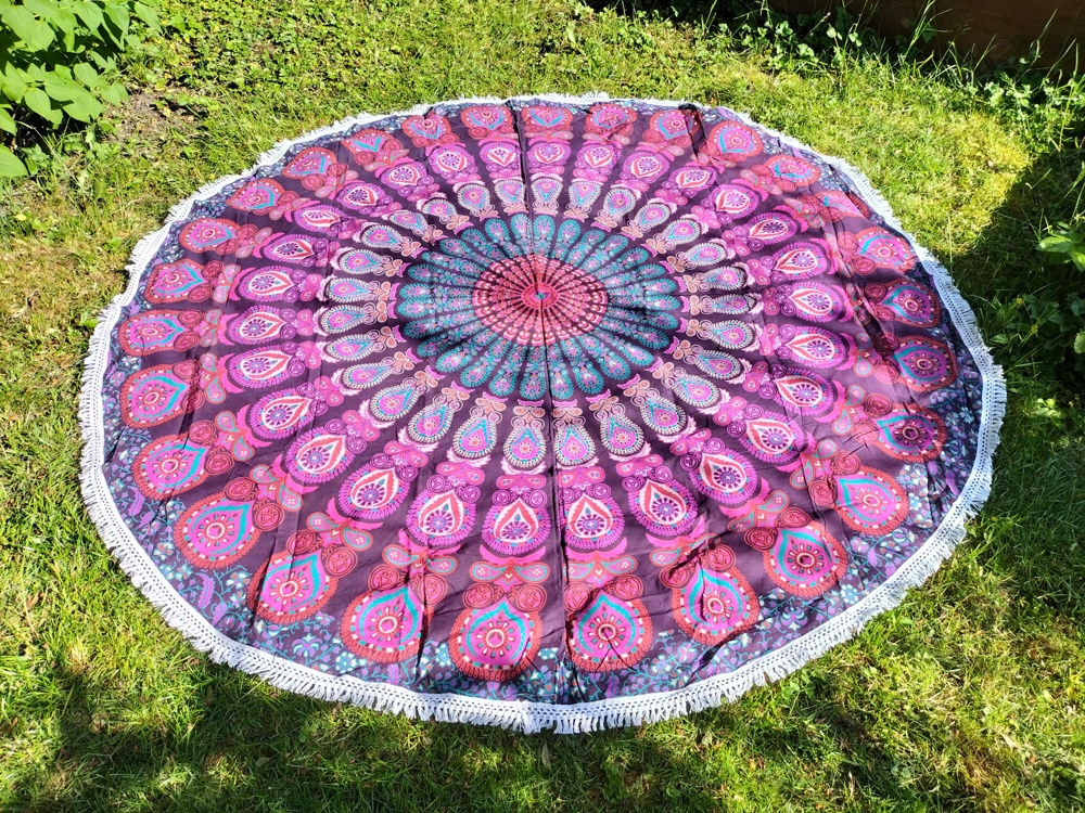 Neuware: verschiedene runde Decken für Tantra, Yoga, Strandtuch, Badetuch