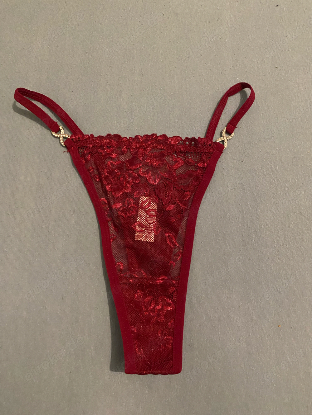 Sexy roter Slip Tanga getragen Damen Frauen Höschen