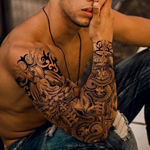 Ich 32 tattoowiert und gepircst suche eine Dame für spass 