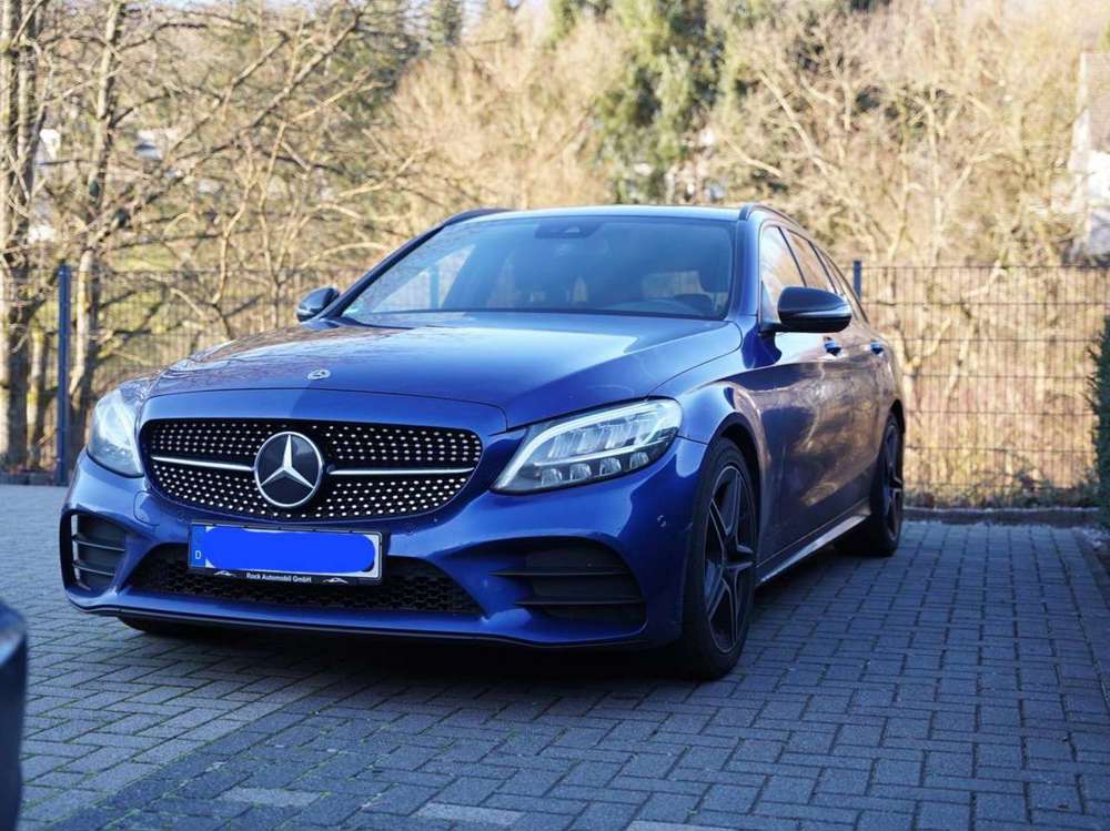 Mercedes-Benz 220 T MODELL AMG LINE