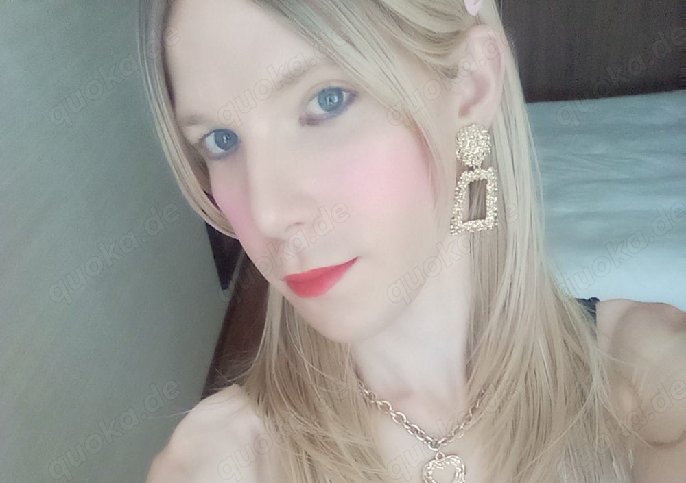 Sexy little slut Trans very hot)