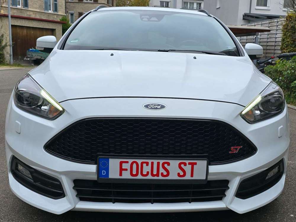Ford Focus Focus Turnier 2.0 EcoBoost ST (TÜV Neu)
