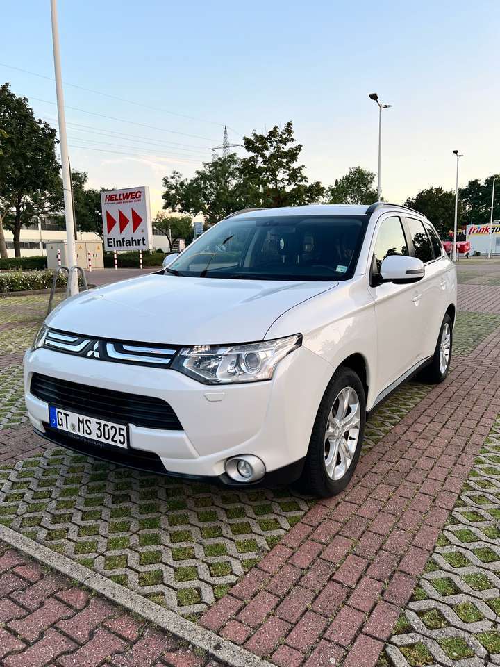Mitsubishi Outlander 2.2 DI-D 4WD Instyle