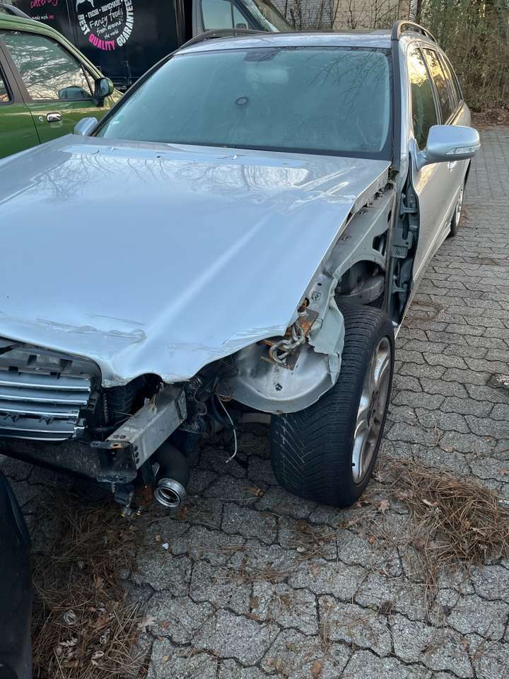 Mercedes-Benz E 220 E 220 T CDI (211.208)