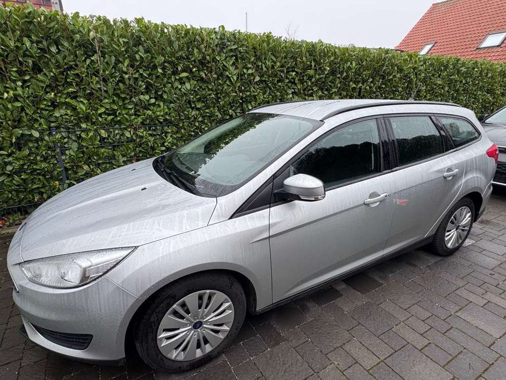 Ford Focus Neuer Motor und Zahnriemen+Kombi+Turnier
