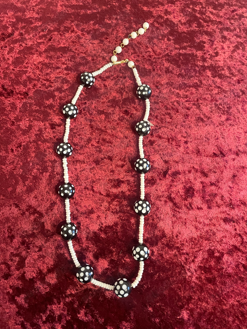 Vintage Halskette mit Perlen, Western Germany, gepunktet