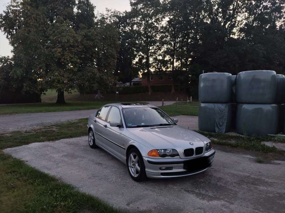 BMW 318 318i