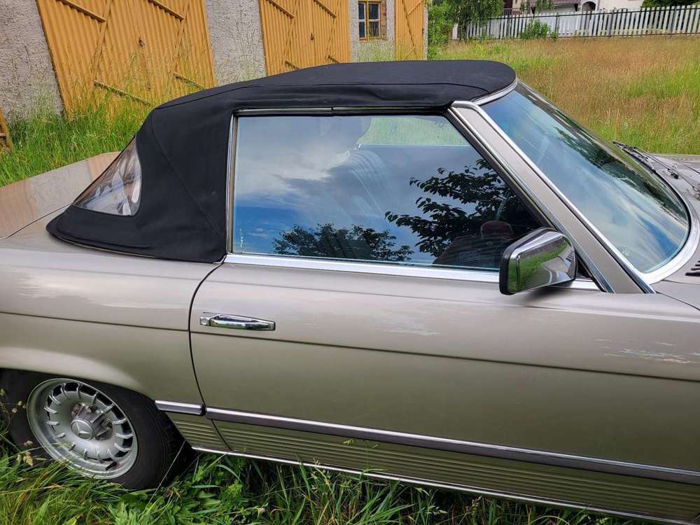 Mercedes-Benz SL 380
