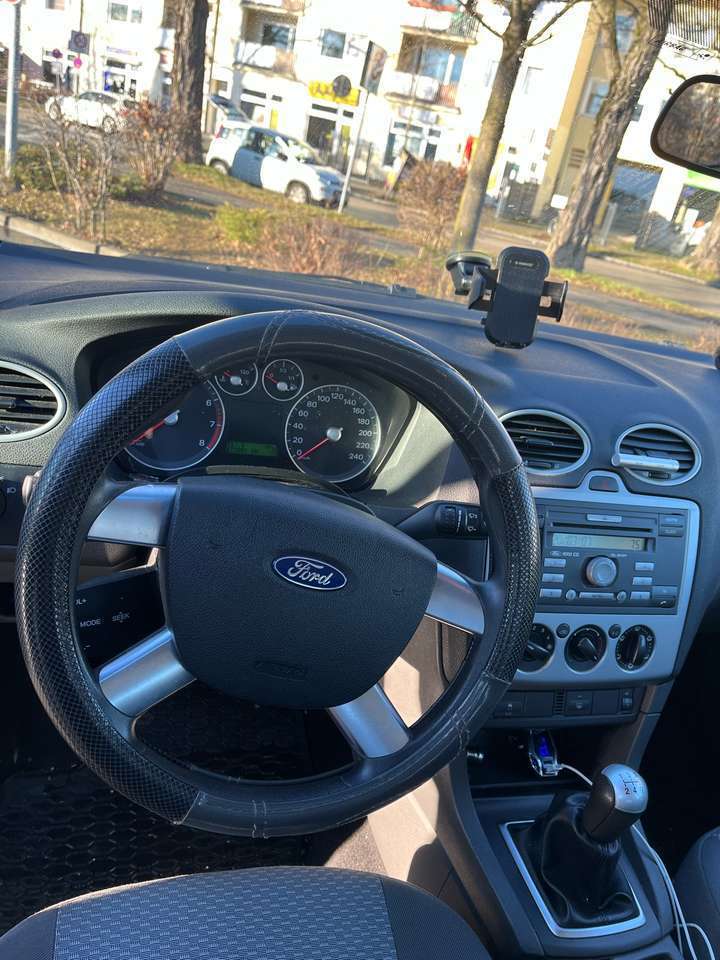 Ford Focus Turnier 1.4 16V Ambiente