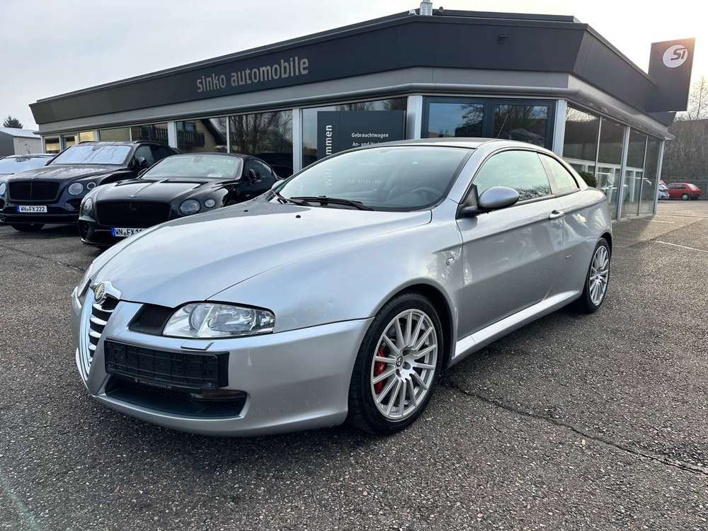 Alfa Romeo GT 3.2 V6 Distinctive Alfa Romeo GT 3.2 V6 Distinctive