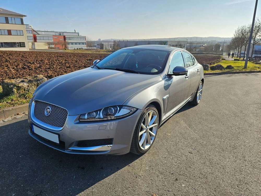 Jaguar XF XF 3.0 V6 Diesel-Top Zustand-AHK/Android/Carplay