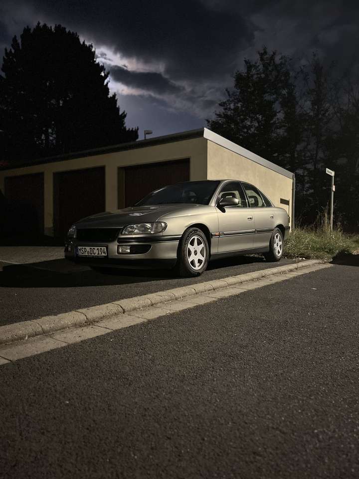 Opel Omega V6
