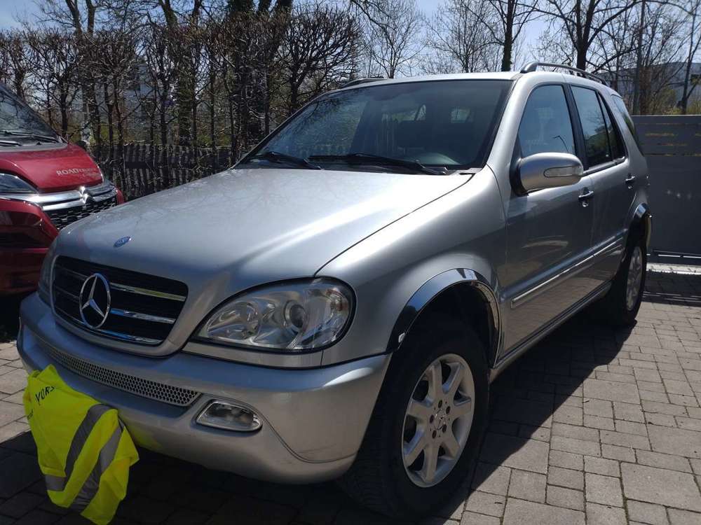 Mercedes-Benz ML 500 ML500