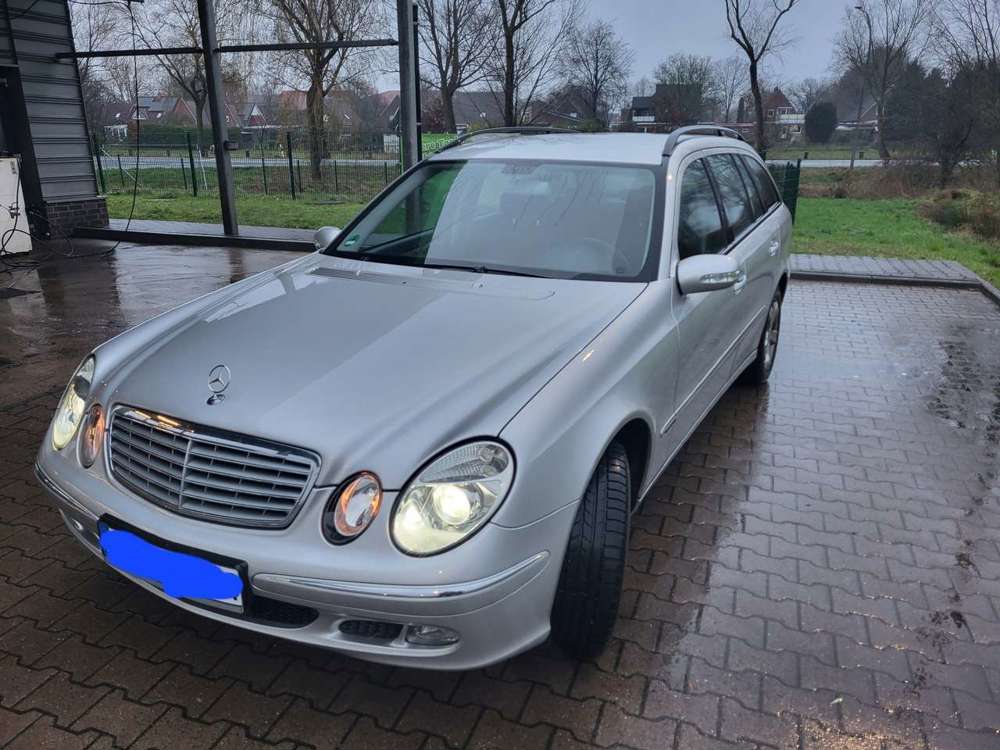 Mercedes-Benz 220