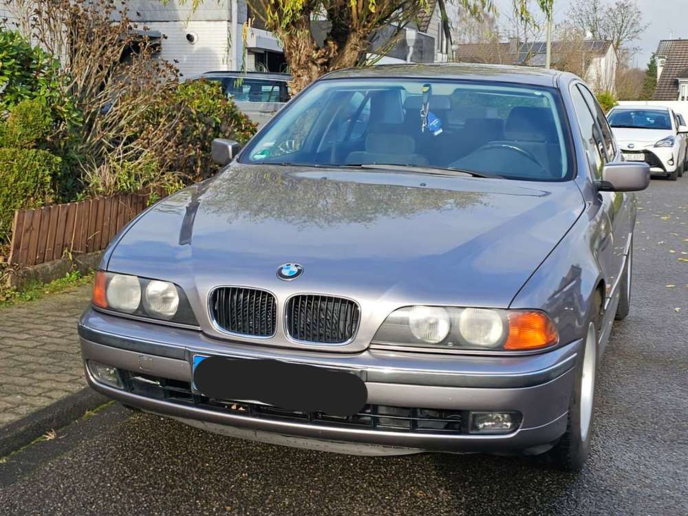 BMW 528 528i