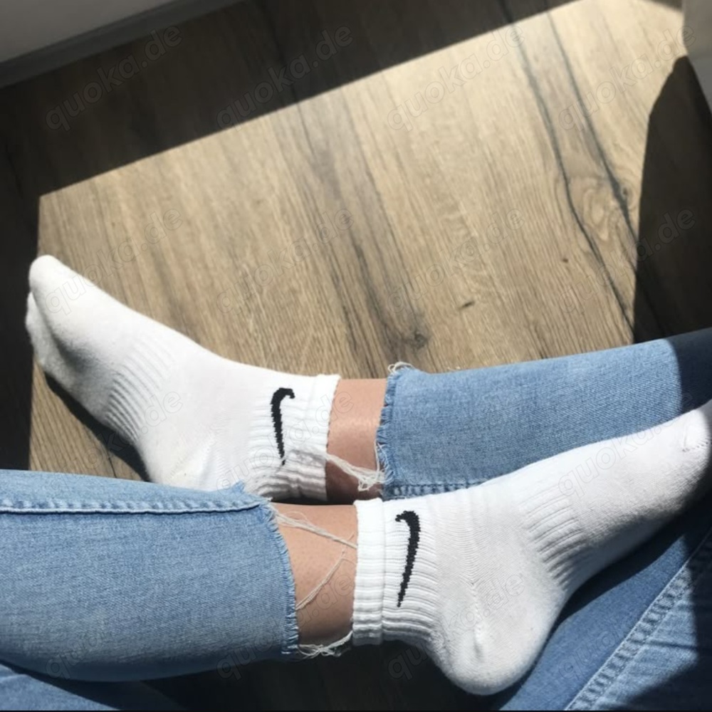 Socken und Fußbilder zu verkaufen