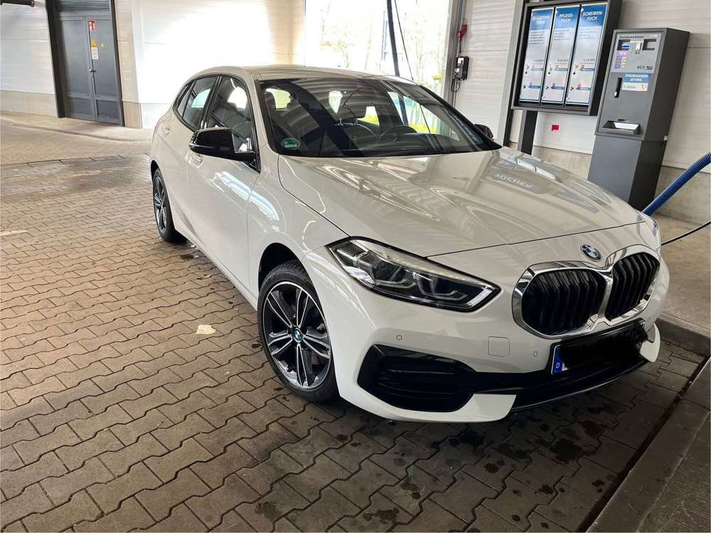 BMW 118 118 i Sport Line LED Weiss Sportsitze TÜV 1a