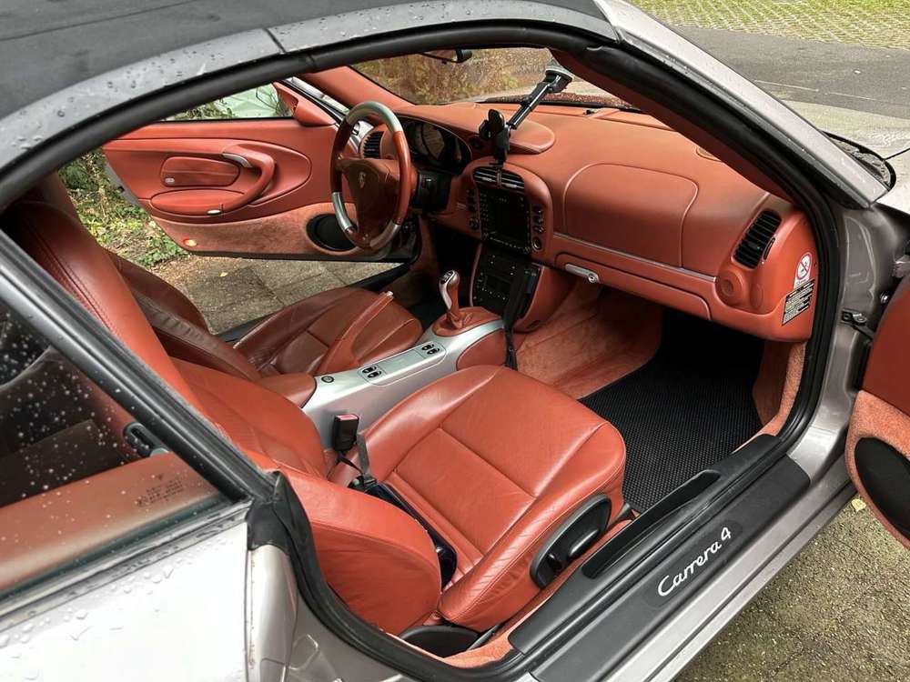 Porsche 996 911 Carrera 4 Cabrio