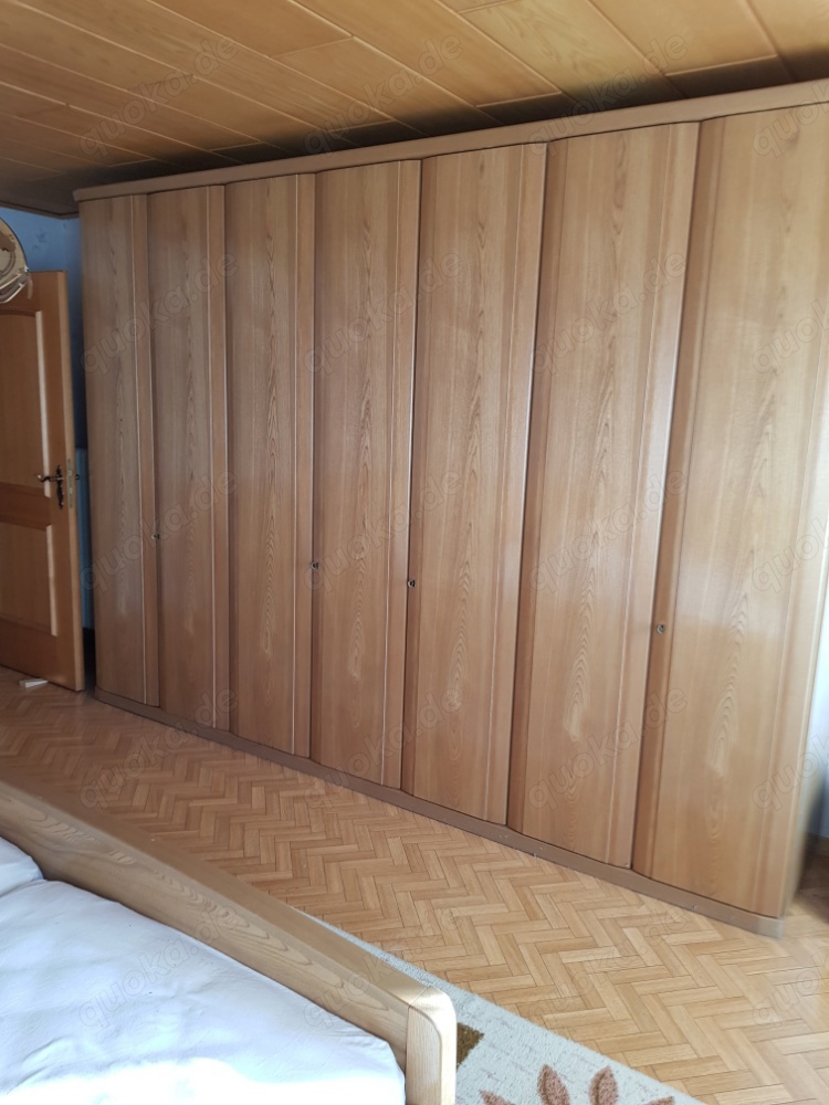 Schlafzimmer, hochwertig, vermutlich Erle 