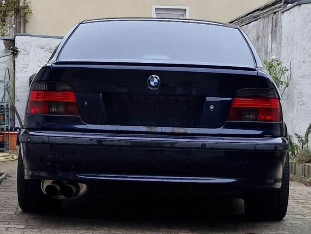 BMW 523 523i