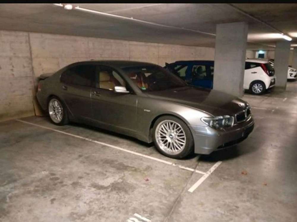 BMW 745 745i