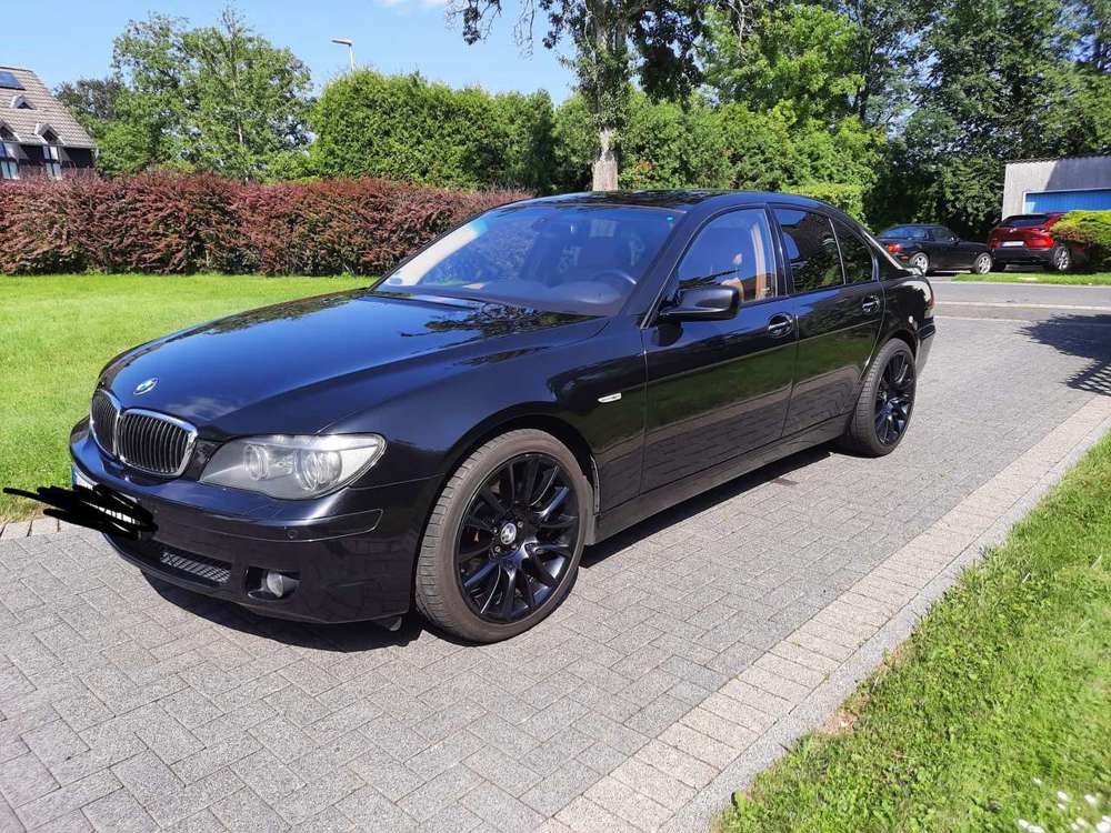 BMW 740 740i