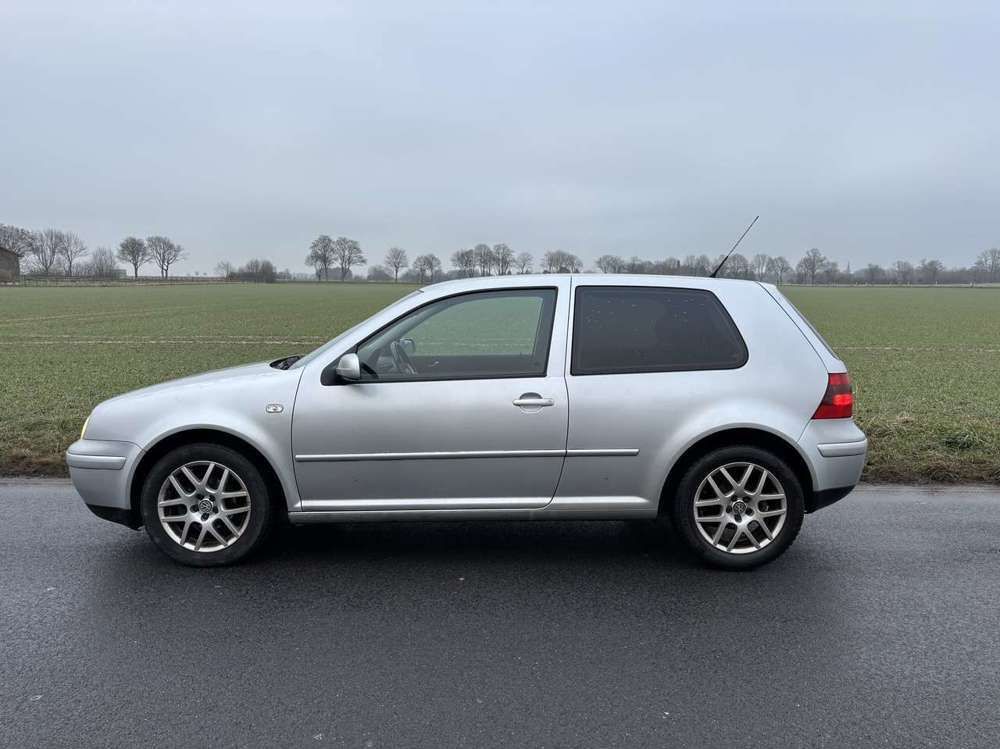 Volkswagen Golf 4 IV HIGHLINE 1.6 L Benzin 77 KW / 105 PS