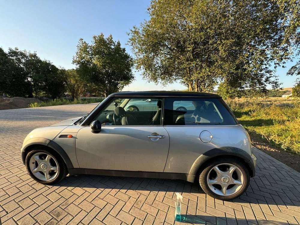 MINI Cooper 1,6L / Panoramadach / TÜV