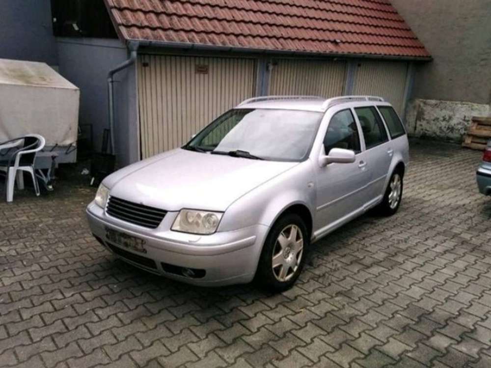 Volkswagen Bora Variant 2.3 V5 Highline neues Angebot ist begrenzt