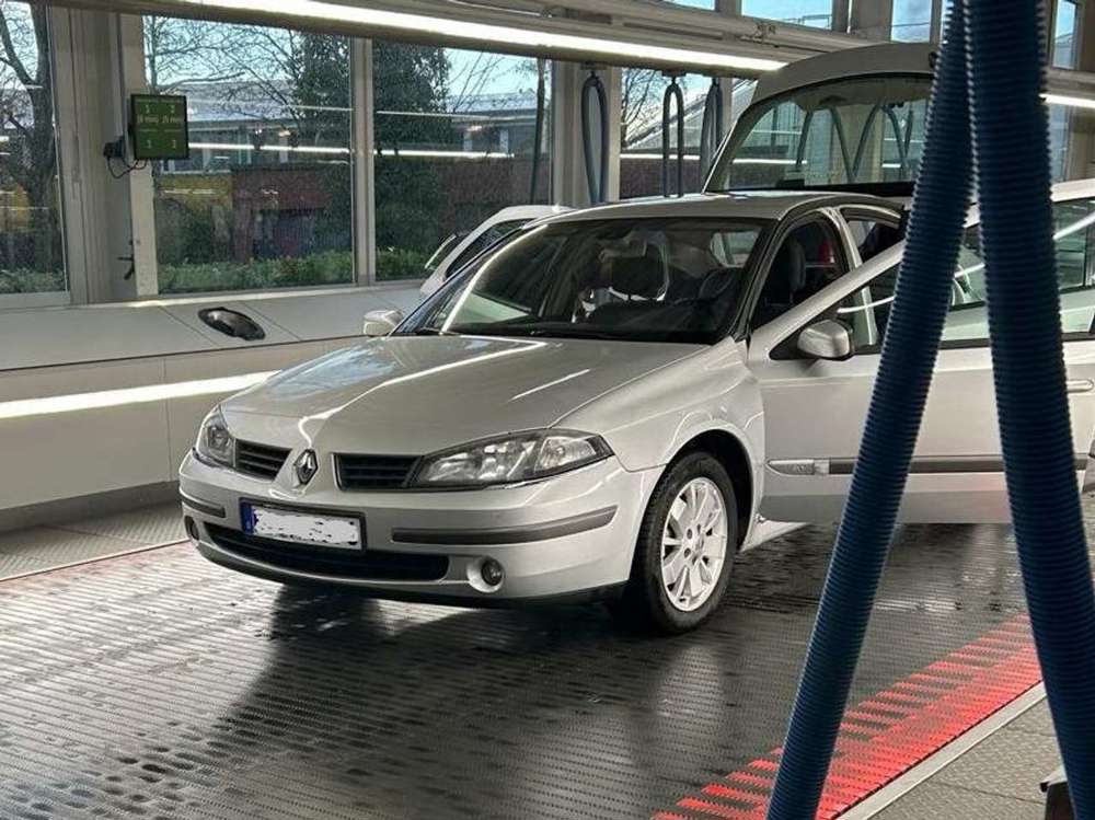 Renault Laguna Laguna 1.6 16V TÜV 01/2027