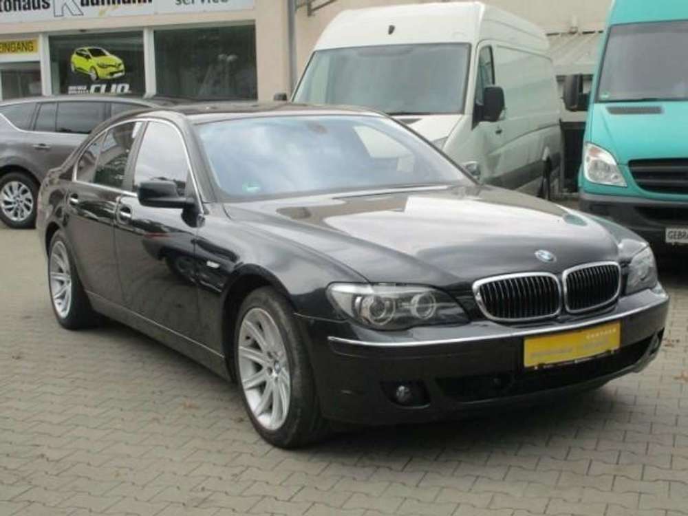 BMW 740 740i