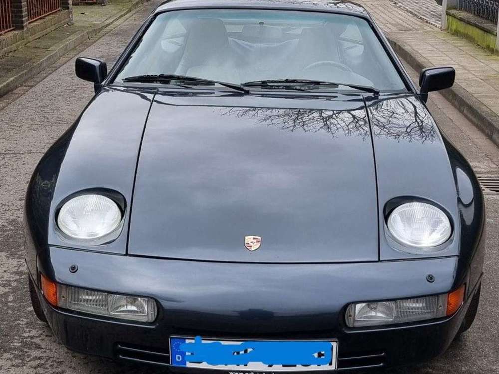 Porsche 928 S4