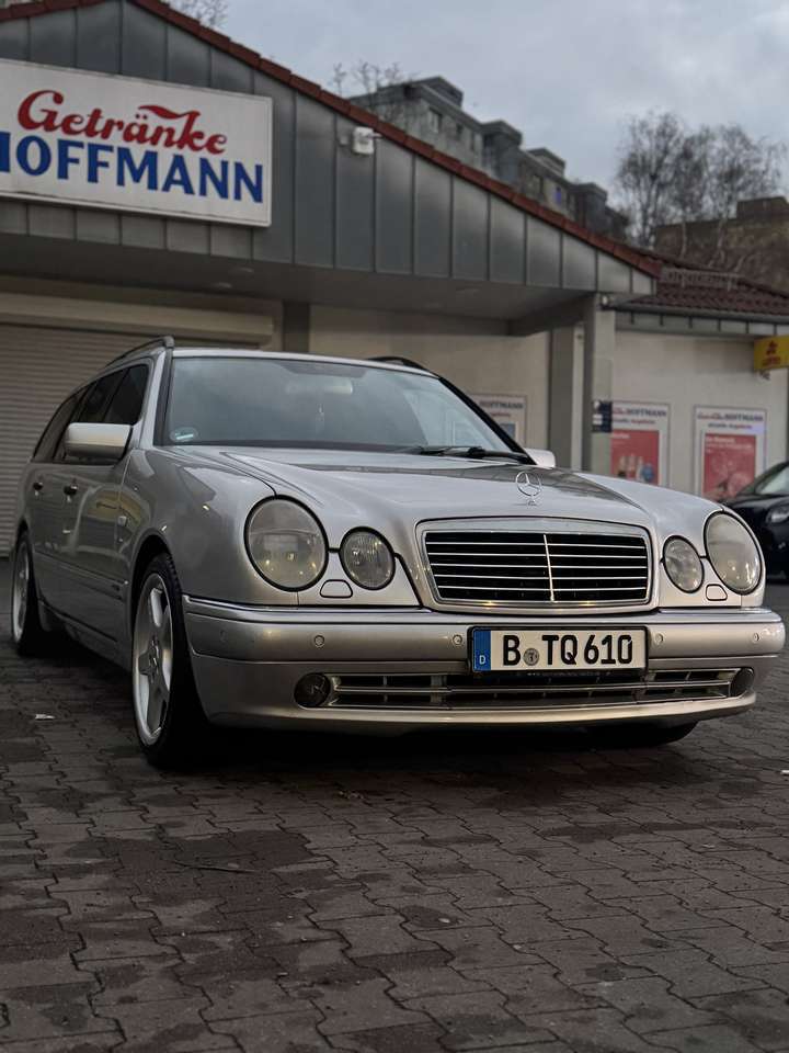 Mercedes-Benz E 55 AMG