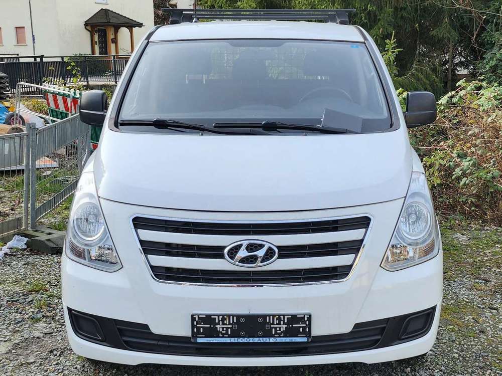Hyundai H-1 Hyundai H1 Transporter mit Scheiben