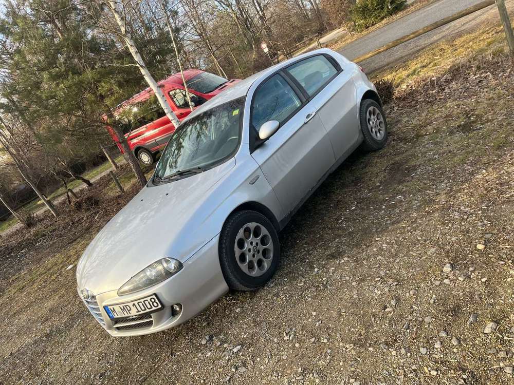 Alfa Romeo 147 1.6 Twin Spark Progression