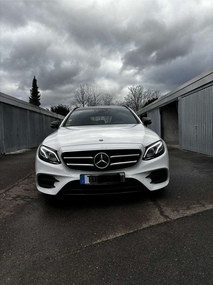 Mercedes-Benz E 220 d 4Matic T 9G-TRONIC AMG Line