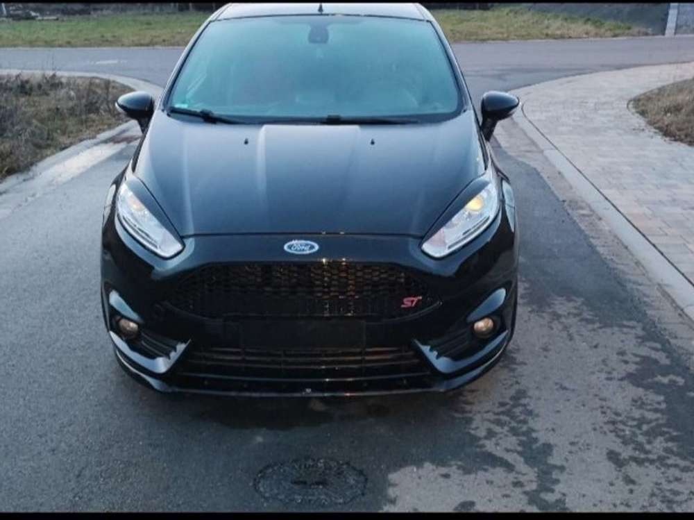 Ford Fiesta 1.6 EcoBoost mit Leder-Sport-Paket ST