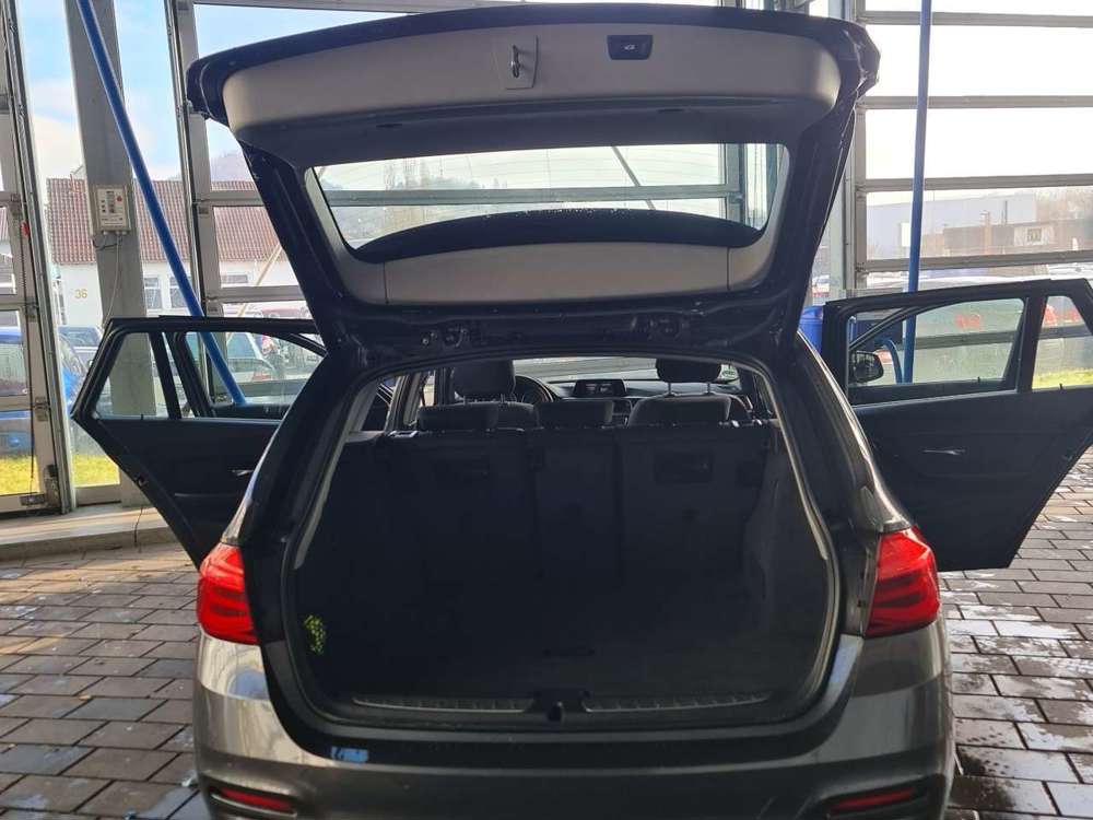 BMW 330 330i Touring Aut.