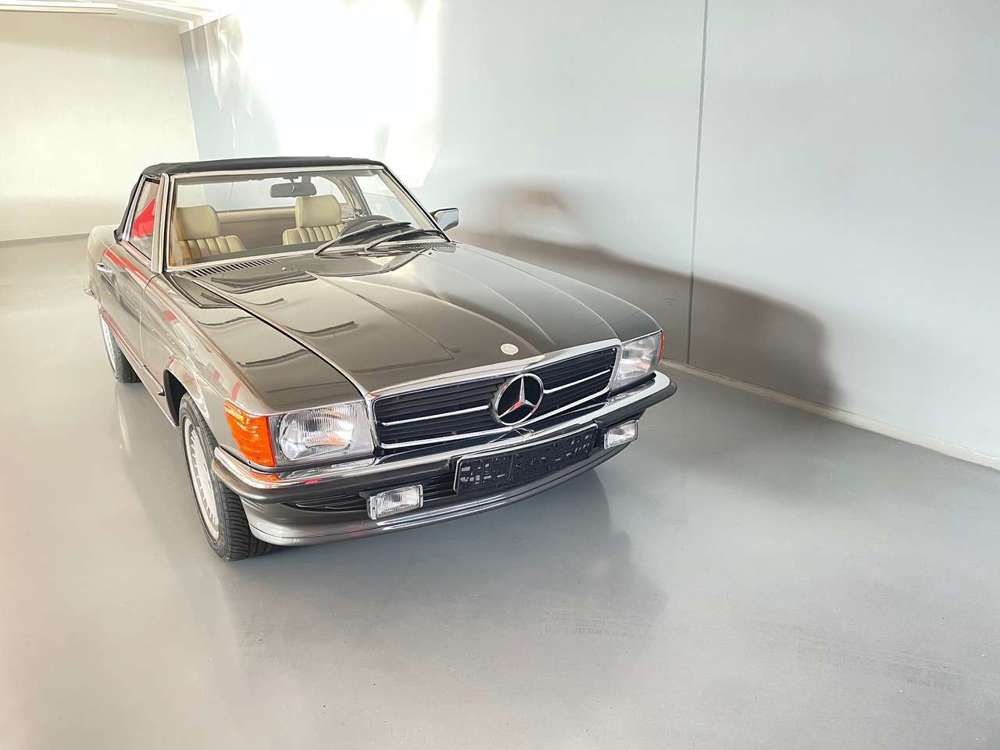 Mercedes-Benz SL 280 Modell 107 SL 280 Deutsch Ausführung