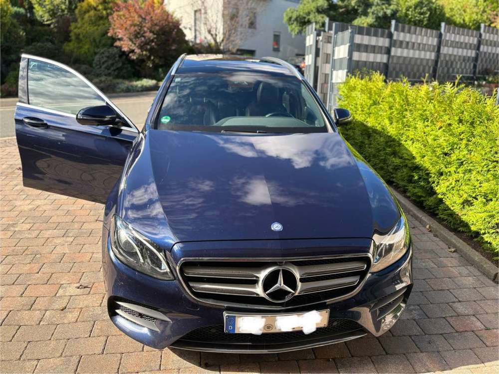 Mercedes-Benz E 220 d T 9G-TRONIC AMG Line